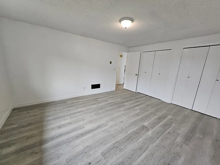 404 SW 1st St #6 — Photo 12
