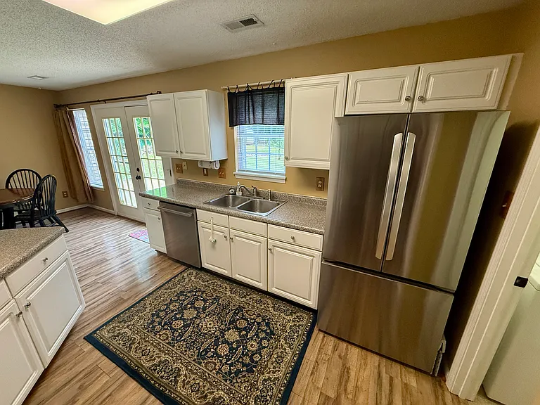 405 Whispering Ln — Photo 10
