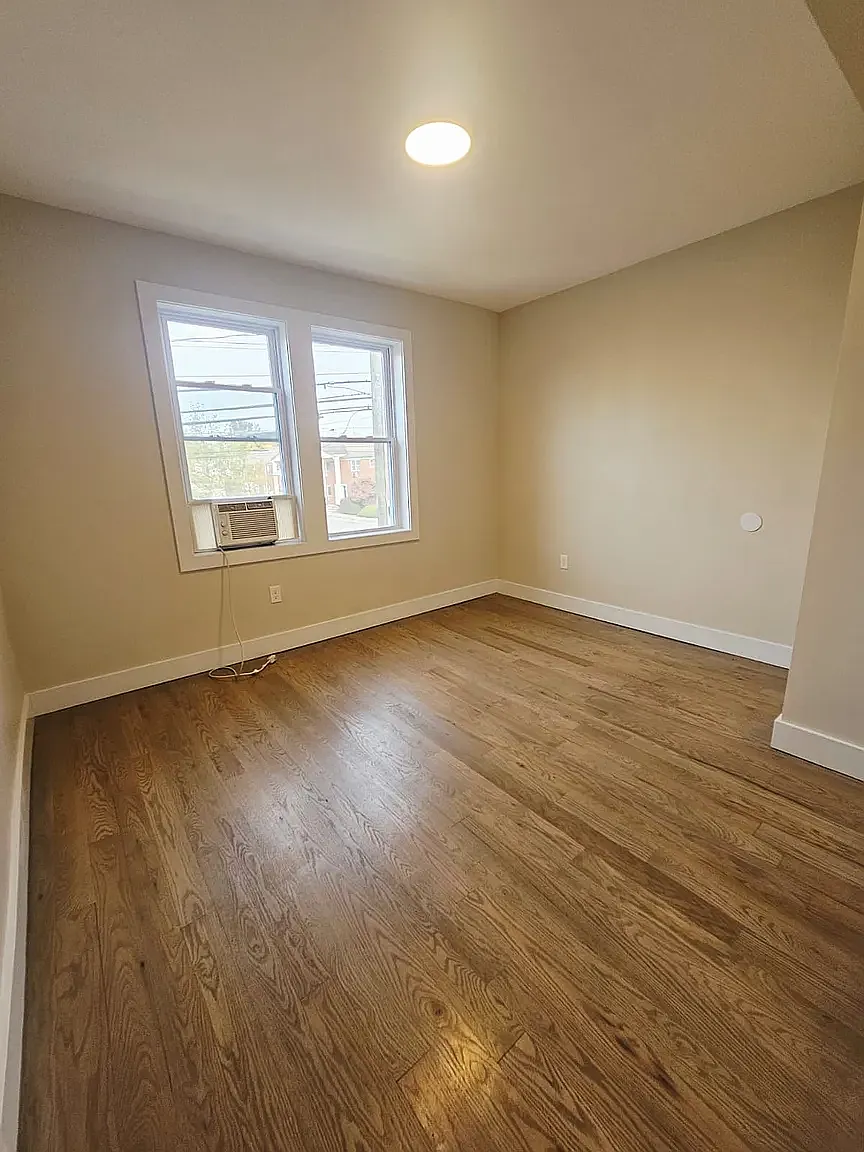 3 bed, 1000 sqft, $2,799 — Photo 3