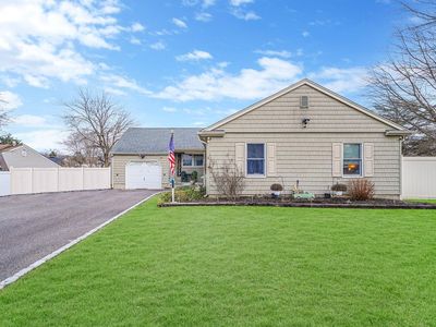 48 Henry Avenue, Selden, NY, 11784