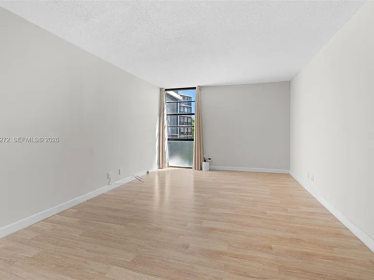 3401 N Country Club Dr #519 — Photo 5