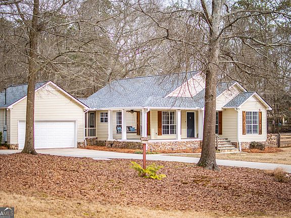 5th image of 2 Pine Hill Dr