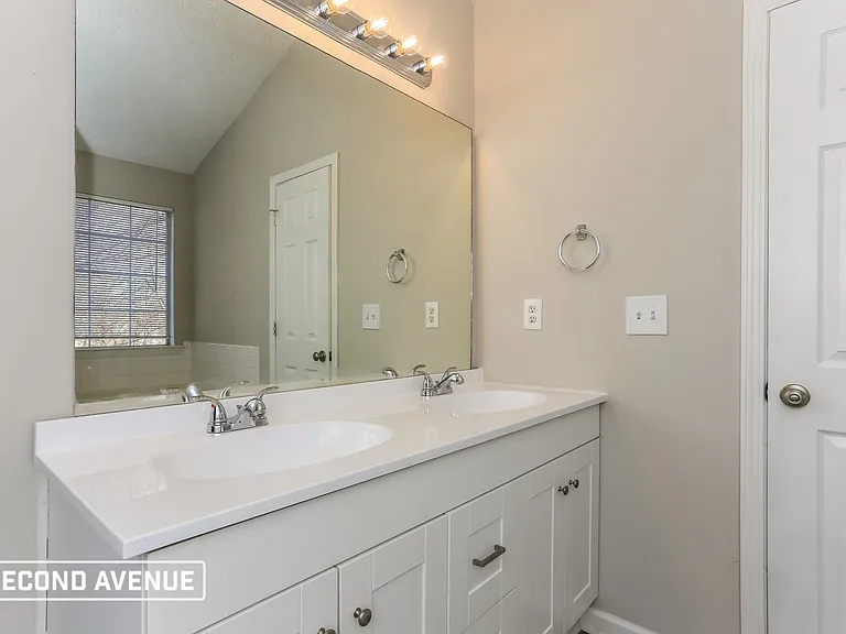 1600 Beech Grove Dr — Photo 9