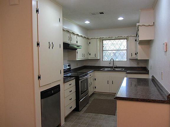 5th image of 2502 Dewberry Ln