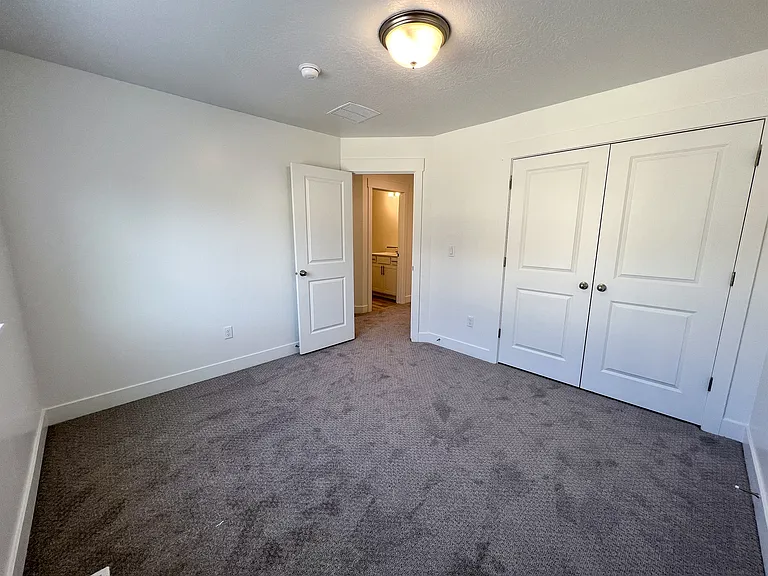 904 N 1150 E — Photo 13