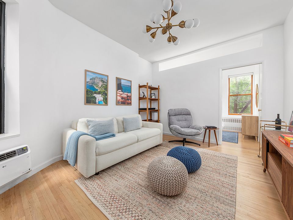 1st image of 121 E 10th St APT 3D