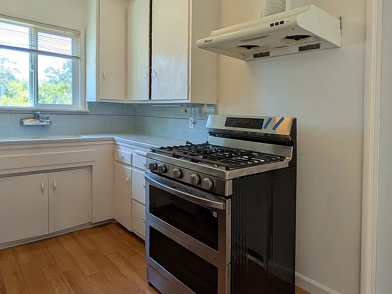 New stove with double ovens