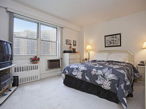 4th image of 2940 W 5th St APT 11D