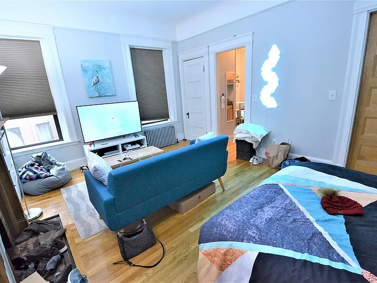 587 Beacon St #4 — Photo 4