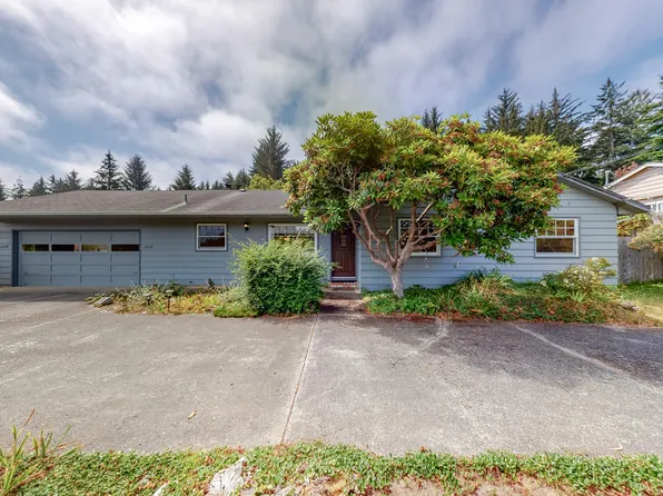 2232 Cochran Rd, McKinleyville, CA 95519