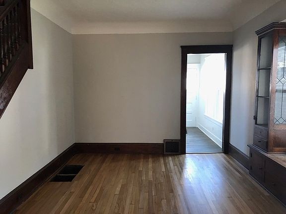 3rd image of 3824 Spokane Ave