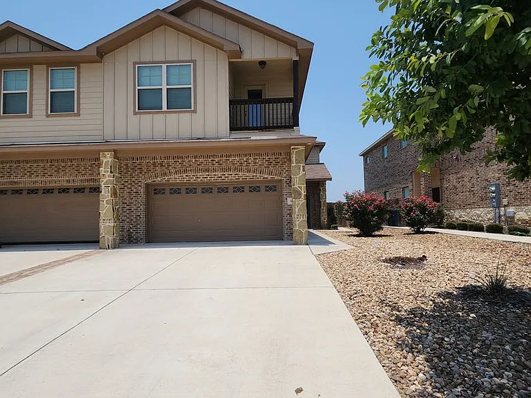 319 Creekside Curv — Photo 3