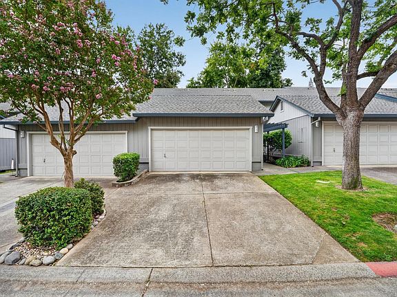 2nd image of 8103 Briar Ridge Ln