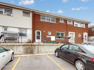 3016 W Pratt Blvd, Chicago, IL 60645