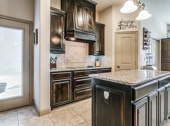 5th image of 320 Andrews Ct