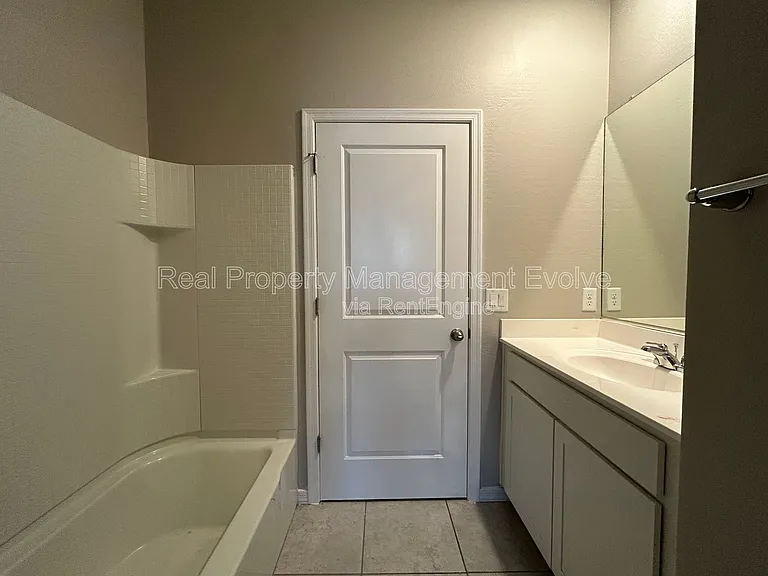 6551 W Magdalena Ln — Photo 29