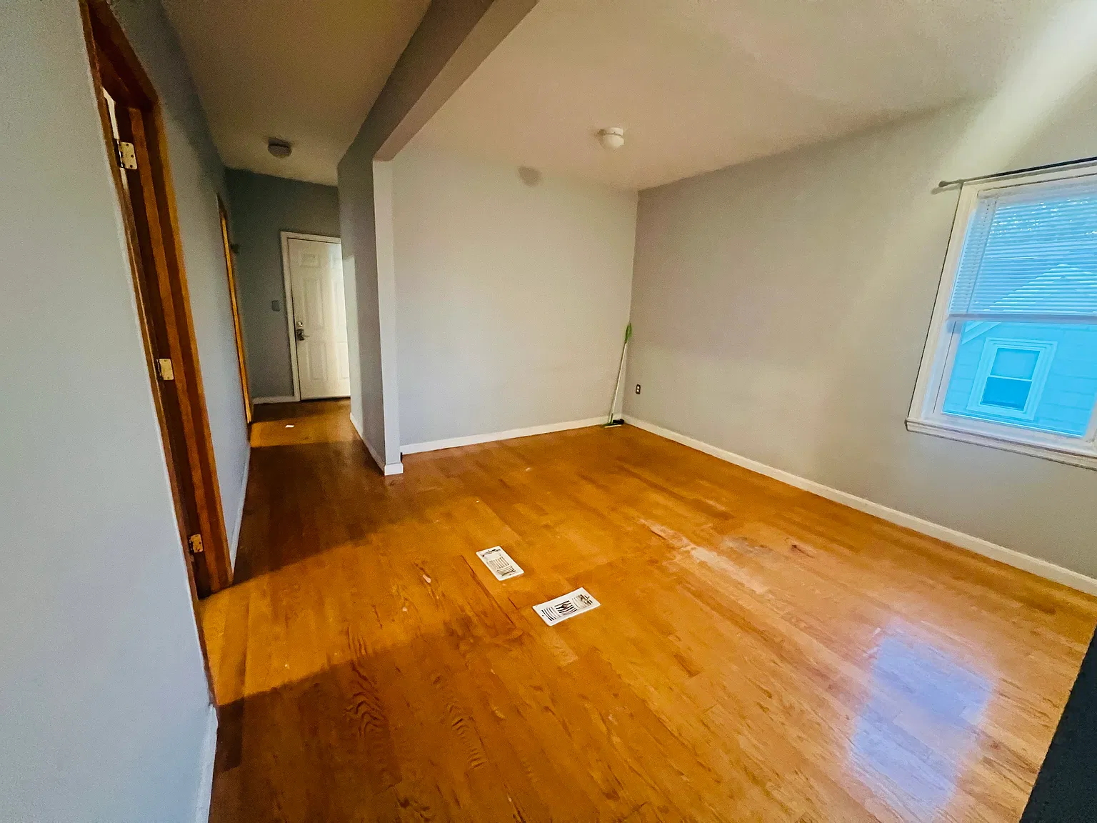 2 bed, 900 sqft, $2,500 — Photo 4