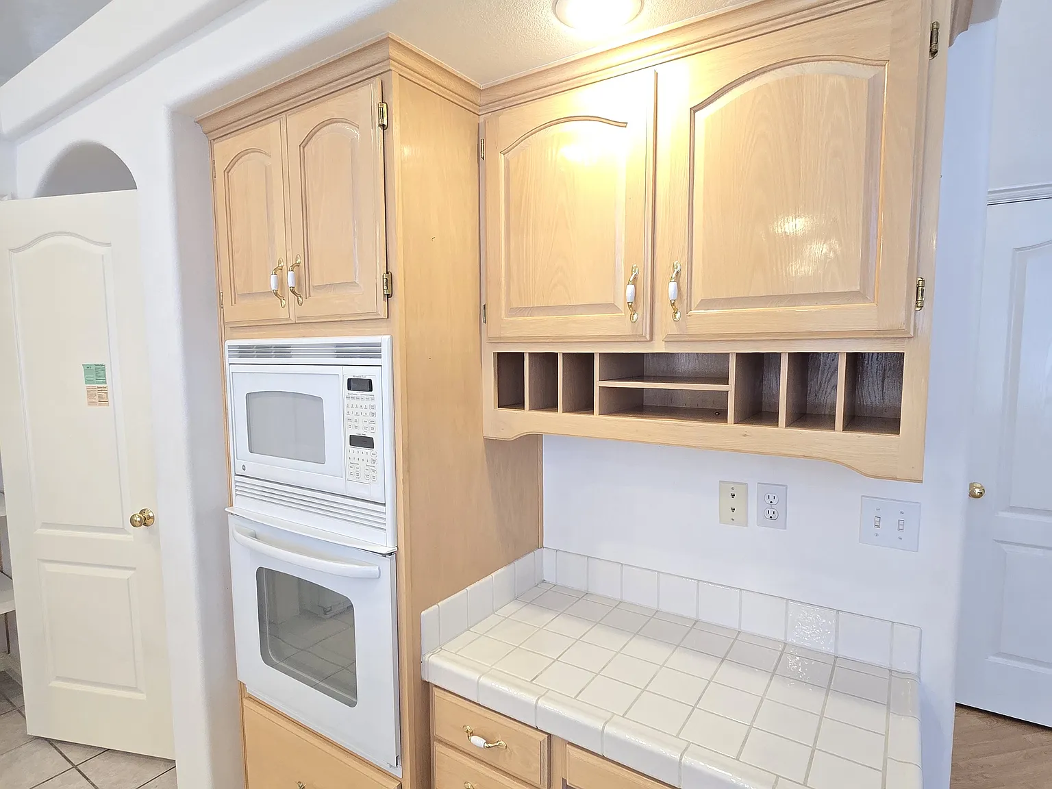 3 bed, 2.5 bath, 2775 sqft, $2,300 — Photo 4