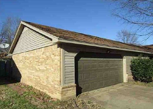 5th image of 1108 Evergreen Ln