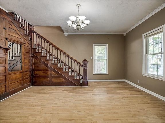 4th image of 602 S Park Ave