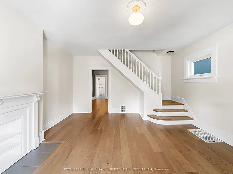 624 Pape Ave — Photo 7