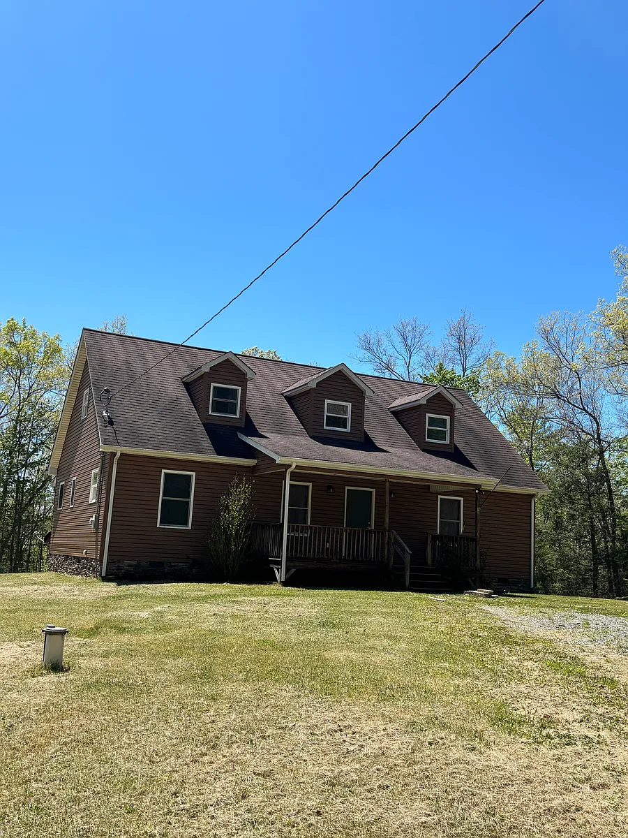 Building Photo - 390 Twin Oaks Ln