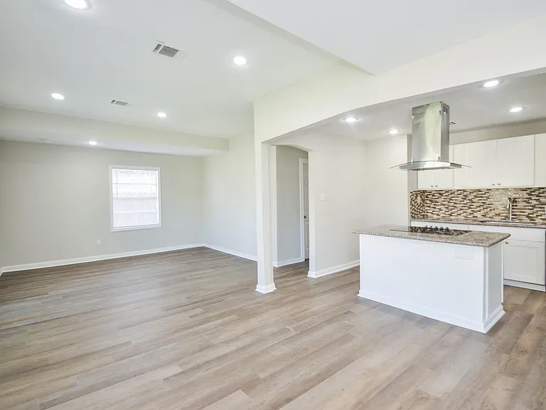 5238 Keystone St — Photo 6
