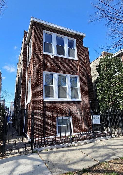 1st image of 3024 N Avers Ave