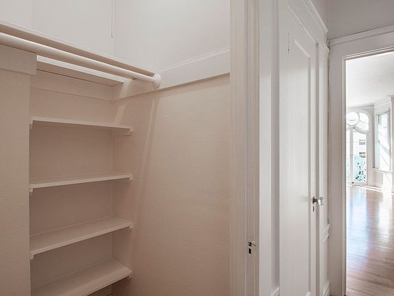 4th image of 1250 Pine St #10