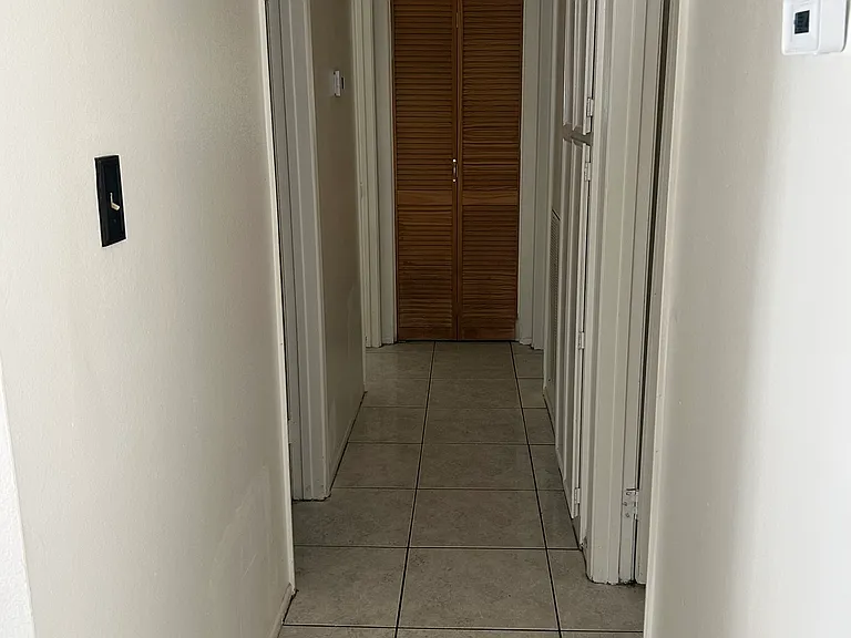 920 Palmhurst Dr — Photo 11