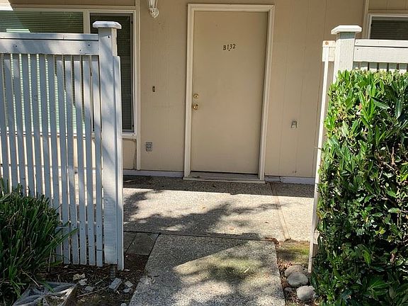 2nd image of 9900 NE 124th St APT B132