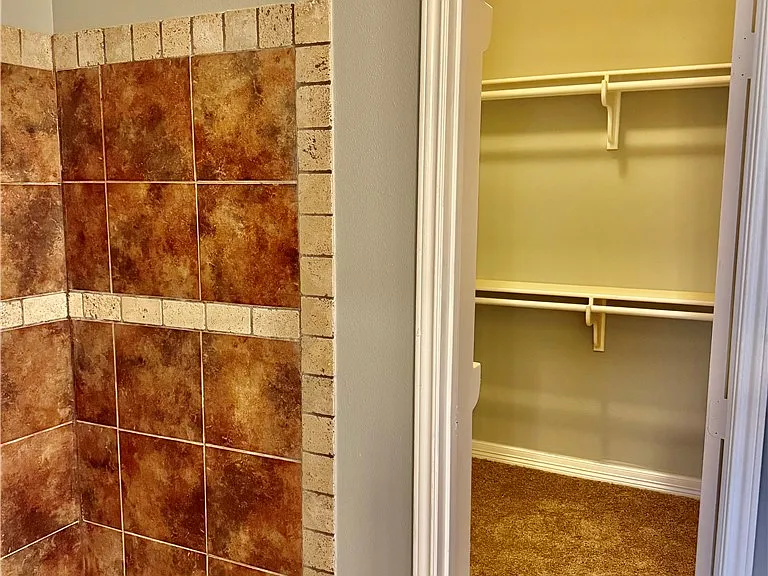 5722 Loire Blvd — Photo 22
