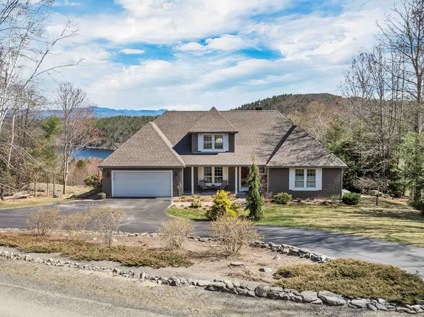 28 Lake View Drive, New Hampton, NH 03256