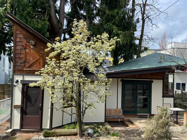 3651 Ashworth Ave N #B, Seattle, WA 98103