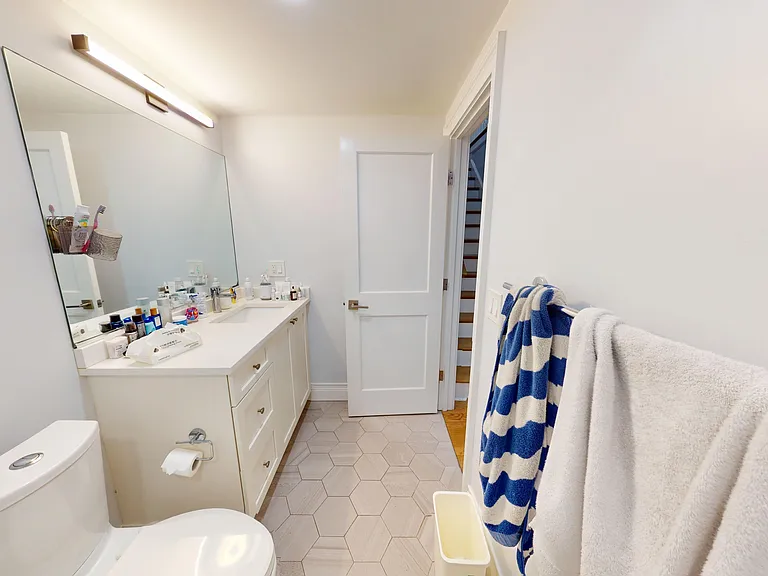 14 Mount Hood Rd #2 — Photo 4