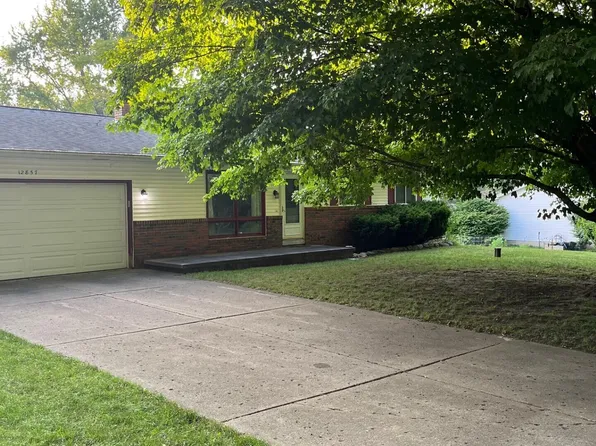 12857 Crescent Dr, Grand Ledge, MI 48837