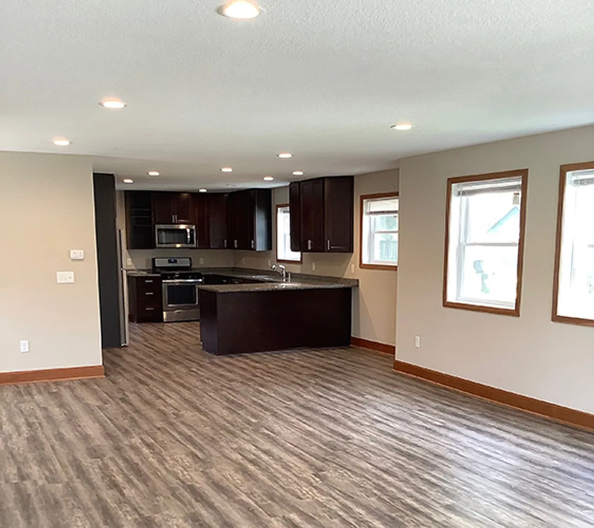 1519 Rollins Ave SE — Photo 2
