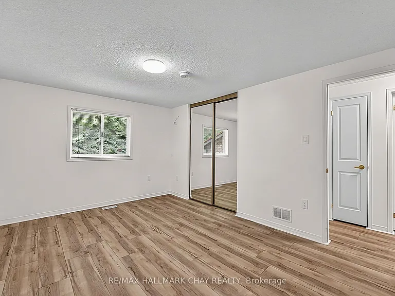 1091 Fox Farm Rd — Photo 7