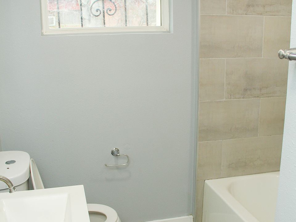 1st image of 4624 Lois St