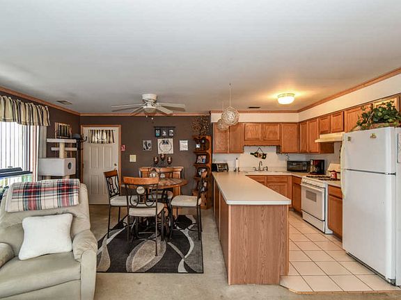 2nd image of 9432 S Kolmar Ave #3B