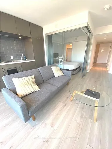 155 Yorkville Ave Photo 1