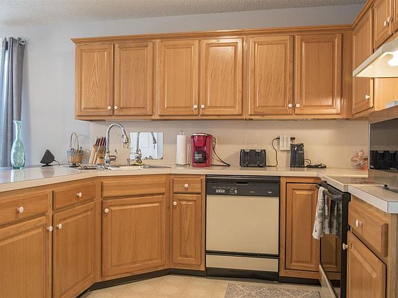 5th image of 3423 Dawn Dr