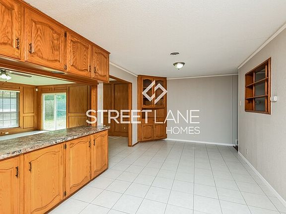 4th image of 3704 Eastridge Dr