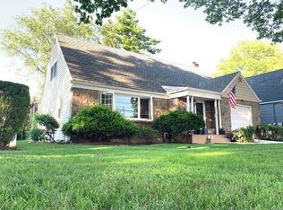 5 Miller Ave, Floral Park, NY 11001