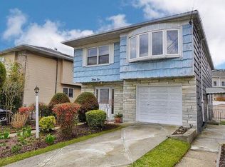 32 Baltic Ave, Staten Island, NY 10304