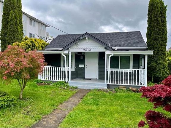 2nd image of 9518 Robson St