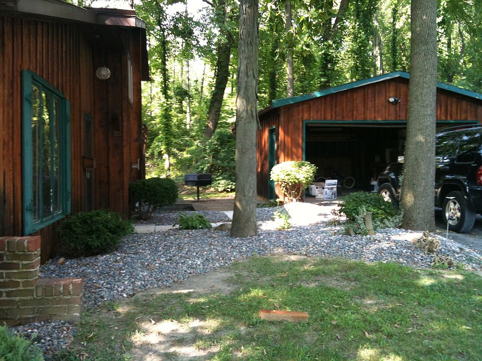 1st image of 815 Willow Hollow Ct