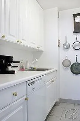 Rented by Bellmarc Realty | media 15