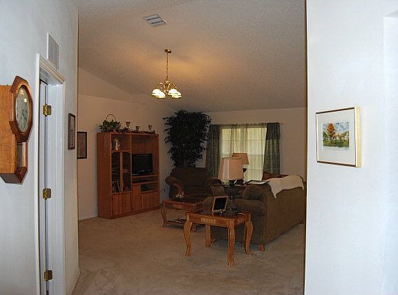 5th image of 88 Pine Circle Dr