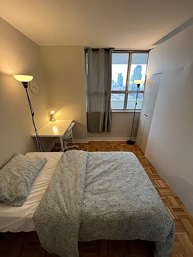 280 Wellesley St E Photo 1